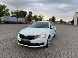 Weiß Gebraucht 2018 Skoda Octavia Kombi | 8.600 € (Superpreis)