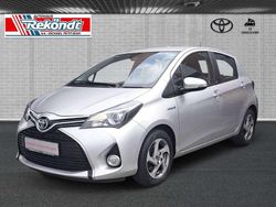 Silber Gebraucht 2016 Toyota Yaris Hybrid Edition-S Limousine | 13.990 € (Fairer Preis)