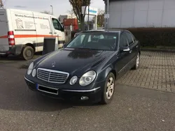 Schwarz Gebraucht 2004 Mercedes E320 Avantgarde Limousine | 14.800 €