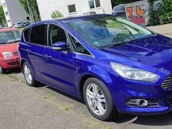 Blau Gebraucht 2016 Ford S-MAX Titanium Van / Kleinbus | 12.650 € (Fairer Preis)