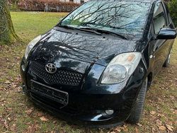 Schwarz Gebraucht 2007 Toyota Yaris Kleinwagen | 1.499 € (Fairer Preis)