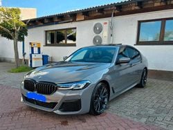 Grau Gebraucht 2021 BMW 530 M Sport Limousine | 50.000 €