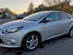 Silber Gebraucht 2012 Ford Focus Titanium Limousine | 5.780 € (Guter Preis)