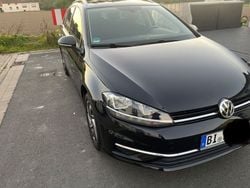Schwarz Gebraucht 2017 VW Golf VII Sound Kombi | 12.100 € (Etwas zu teuer)