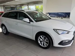 Weiß Gebraucht 2022 Seat Leon Beats Kombi | 17.590 € (Guter Preis)