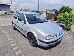 Grau Gebraucht 1999 VW Golf IV Kleinwagen | 900 € (Fairer Preis)