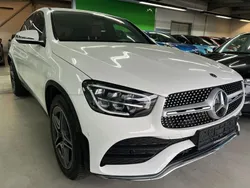 Weiß Gebraucht 2020 Mercedes GLC200 AMG line SUV | 39.898 € (Teuer)