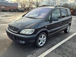Schwarz Gebraucht 2001 Opel Zafira Selection Van / Kleinbus | 1.400 € (Fairer Preis)