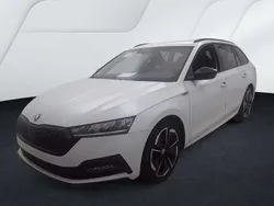 Moonweiss metallic Gebraucht 2024 Skoda Octavia SportLine Kombi | 31.350 € (Superpreis)