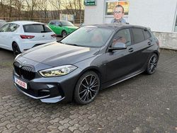 Grau Gebraucht 2019 BMW 118 M Sport Kleinwagen | 19.700 € (Fairer Preis)