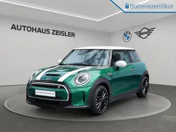 British racing green Gebraucht 2022 Mini Cooper SE Hatch Kleinwagen | 18.320 € (Fairer Preis)