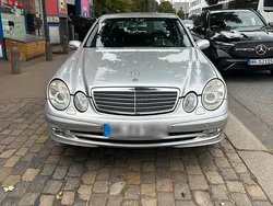 Silber Gebraucht 2003 Mercedes E240 Limousine | 4.200 € (Fairer Preis)