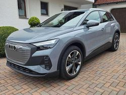 Grau Gebraucht 2023 Audi Q4 e-tron SUV | 35.900 € (Etwas zu teuer)