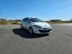 Weiß Gebraucht 2010 Renault Mégane III Dynamique Limousine | 3.200 € (Guter Preis)