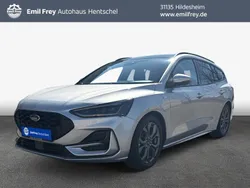 Moondust silber metallic Gebraucht 2023 Ford Focus ST-Line Kombi | 23.928 € (Guter Preis)