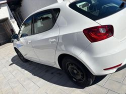 Weiß Gebraucht 2014 Seat Ibiza Reference Limousine | 3.550 € (Guter Preis)