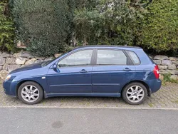 Blau Gebraucht 2006 Kia Cerato EX Limousine | 2.200 €