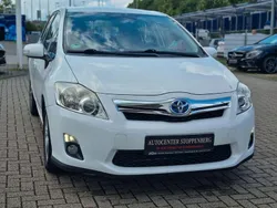 Weiß Gebraucht 2011 Toyota Auris Hybrid Life Limousine | 9.990 € (Fairer Preis)