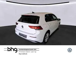 Weiß Gebraucht 2022 VW Golf VIII Active Limousine | 21.430 € (Fairer Preis)