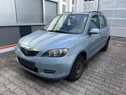 Grau Gebraucht 2004 Mazda 2 Kleinwagen | 395 €
