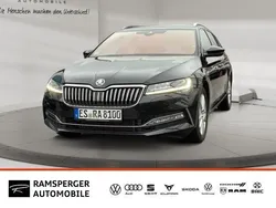 Schwarz (blackmagic perleffekt) Gebraucht 2023 Skoda Superb LAURIN & KLEMENT Kombi | 44.690 € (Fairer Preis)