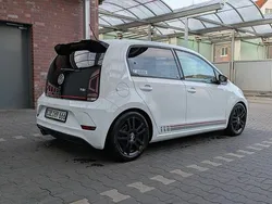 Weiß Gebraucht 2016 VW up! Beats Kleinwagen | 12.100 € (Etwas zu teuer)