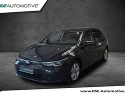 Grau Gebraucht 2023 VW Golf VIII Life Limousine | 23.490 € (Fairer Preis)