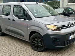 Grau Gebraucht 2021 Citroën Berlingo Feel Van / Kleinbus | 22.900 € (Fairer Preis)