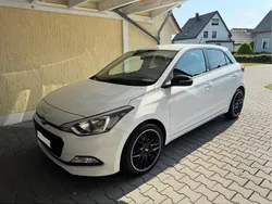 Weiß Gebraucht 2018 Hyundai i20 Passion Limousine | 10.500 €