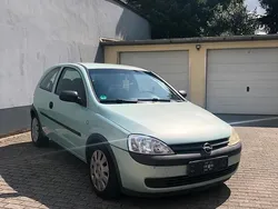 Grün Gebraucht 2001 Opel Corsa Kleinwagen | 750 €