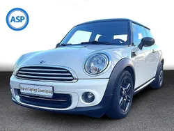 Weiß (pepper white) Gebraucht 2011 Mini Cooper Kleinwagen | 10.490 € (Superpreis)