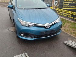 Blau Gebraucht 2016 Toyota Auris Design Limousine | 10.000 € (Superpreis)