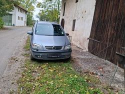 Silber Gebraucht 2002 Opel Zafira Kombi | 500 €