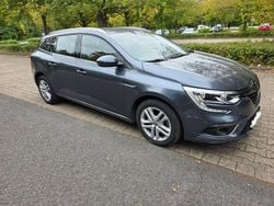 Silber Gebraucht 2020 Renault Mégane GrandTour Intens Kombi | 16.100 € (Guter Preis)