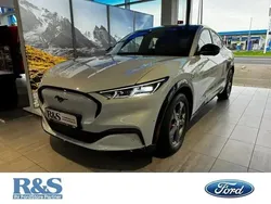 Space white metallic Gebraucht 2022 Ford Mustang Mach-E Extended Range SUV | 39.500 € (Guter Preis)