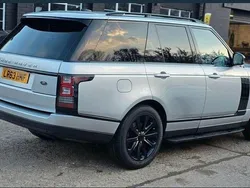 Grau Gebraucht 2013 Land Rover Range Rover Vogue SUV | 22.999 €