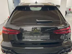 Schwarz Gebraucht 2023 Audi RS6 Performance Kombi | 195.000 €
