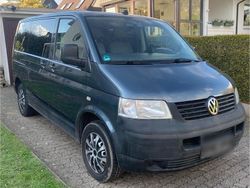 Grau Gebraucht 2009 VW Caravelle Van / Kleinbus | 13.000 €