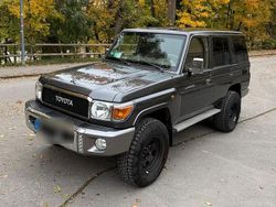 Grau Gebraucht 2018 Toyota Land Cruiser SUV | 54.000 €