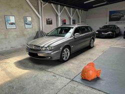 Grau Gebraucht 2006 Jaguar X-type Executive Kombi | 8.950 €