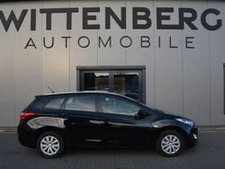 Schwarz Gebraucht 2015 Hyundai i30 Classic Kombi | 8.350 € (Etwas zu teuer)