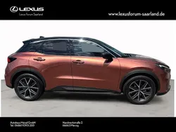 Kupferrot Gebraucht 2024 Lexus LBX SUV | 38.990 €