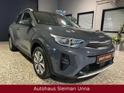 Grau Gebraucht 2023 Kia Stonic Vision SUV | 17.990 € (Fairer Preis)