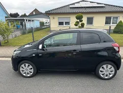 Schwarz Gebraucht 2016 Peugeot 108 Style Kleinwagen | 5.400 € (Fairer Preis)