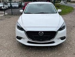 Weiß Gebraucht 2018 Mazda 3 Exclusive-Line Limousine | 9.999 € (Superpreis)