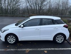 Weiß Gebraucht 2018 Hyundai i20 Kleinwagen | 7.900 € (Fairer Preis)