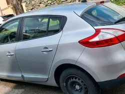 Silber Gebraucht 2014 Renault Mégane III Limousine | 7.300 € (Teuer)