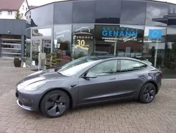 Grau Gebraucht 2022 Tesla Model 3 Long Range Limousine | 45.900 €
