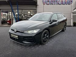 Grenadillschwarz Gebraucht 2024 VW Passat R-line Kombi | 45.980 € (Fairer Preis)