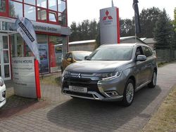 Platinumgrau Gebraucht 2020 Mitsubishi Outlander P-HEV Plus SUV | 22.900 € (Fairer Preis)